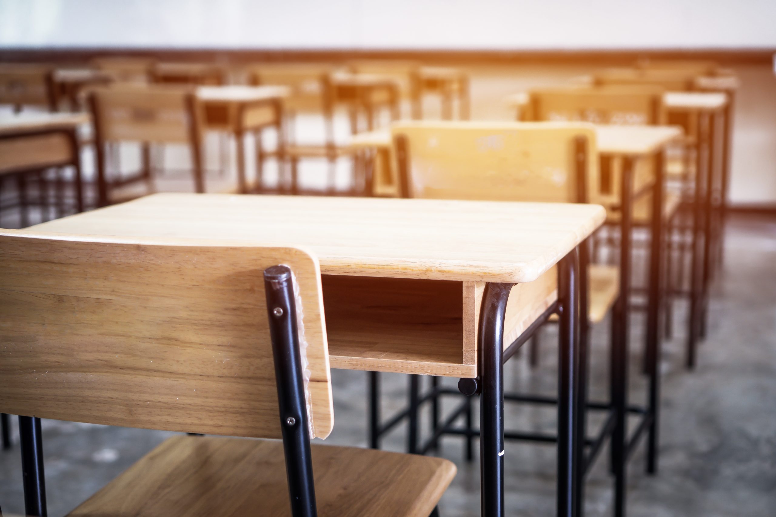 School,Empty,Classroom,,Lecture,Room,With,Desks,And,Chairs,Iron